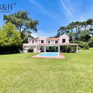 Excelente Casa De 4 Dormitorios En Playa Brava, Punta Del Este