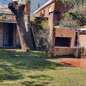 Venta Casa En Aidy Grill, Punta Del Este Con Parrillero A Pocas Cuadras Del Mar