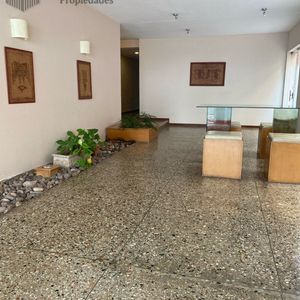 Apartamento De 1 Dormitorio En Venta, Excelente Ubicación - Punta Del Este