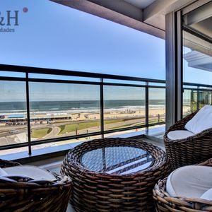 Apartamento De 3 Dormitorios En Imperiale, Frente Al Mar  - Oportunidad En Venta