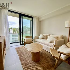 Alquiler Apartamento 2 Dormitorios Frente Al Mar En Playa Mansa