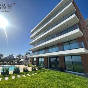Apartamento De 3 Dormitorios En Alquiler, Punta Del Este