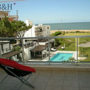 Apartamento A La Venta En Pinares Con Parrillero