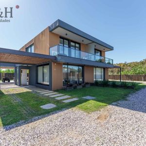 Hermosa Casa En Venta 3 Dormitorios Barrio Privado En Las Grutas
