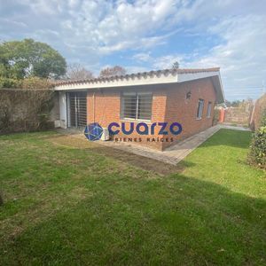 Alquiler Muy Linda Casa. Carrasco Norte. 2 Dormitorios. 2 Baños