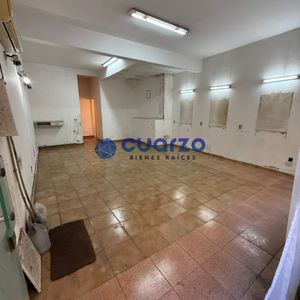 Alquiler Local Comercial A Media Cuadra De 18 De Julio
