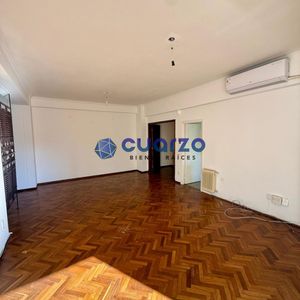 Alquiler Apartamento. Punta Carretas. 4 Dormitorios. Con Balcón