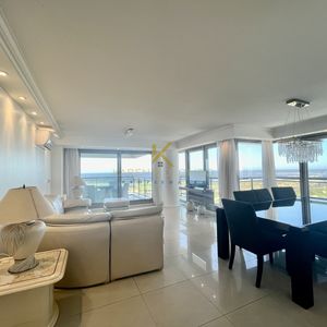 Apartamento En Venta Playa Brava Primera Linea