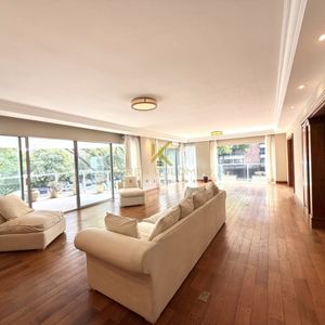 Apartamento 4 Dormitorios En Venta Punta Carretas