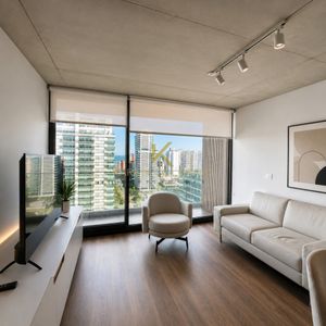 Apartamento En Venta-2 Dormitorios-torres Del Este