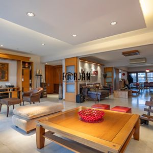 Apartamento En Venta C/ Cochera En Pocitos
