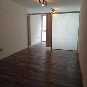 Apartamento  Piso Medio En El Centro De Ciudad Vieja