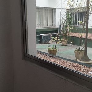 Amplio Apartamento Primer Piso, Al Frente, Ciudad Vieja