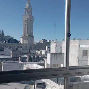 Amplio Apartamento Cuarto Piso En El Centro De Ciudad Vieja