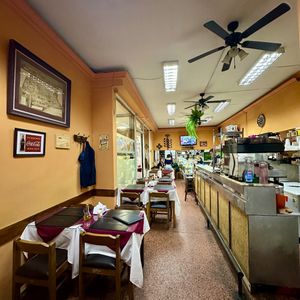 Llave De Negocio En Venta. Bar-restaurante En Ciudad Vieja
