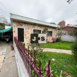 Vendo Padrón Con Dos Casas En Malvín Con Cochera Y Patio