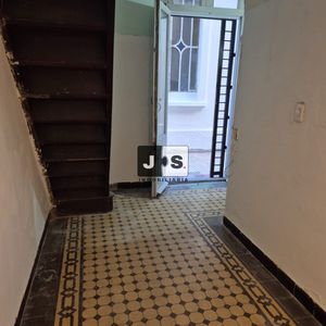 Alquilo Apartamento 1 Dormitorio En El Centro Con Patio