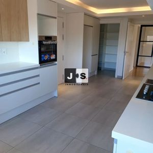 Apartamento En Venta C/ Cochera En Barra De Carrasco