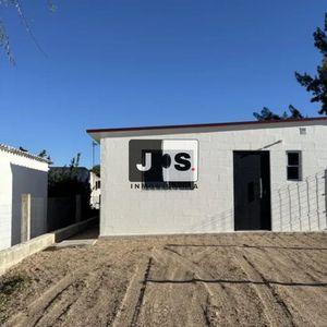 Casa En Alquiler C/ Cochera En Progreso