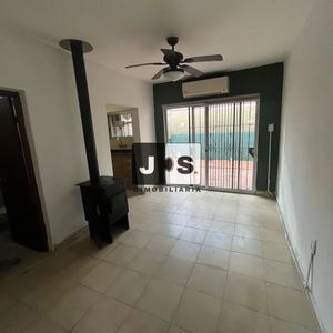 Alquilo Casa 2 Dormitorios Con Lugar Para Auto En Brazo Oriental