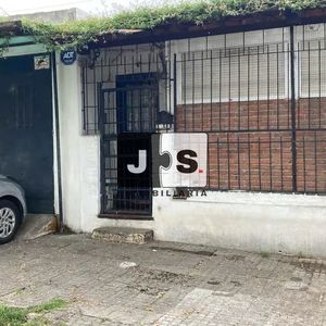 Casa En Venta C/ Cochera En La Teja