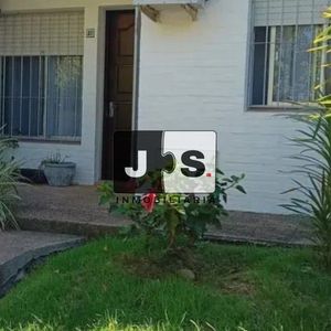 Casa En Venta C/ Cochera En San José De Carrasco