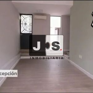 Casa En Alquiler C/ Cochera En Tres Cruces