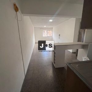 Alquilo Apartamento 2 Dormitorios Con Patio En El Centro