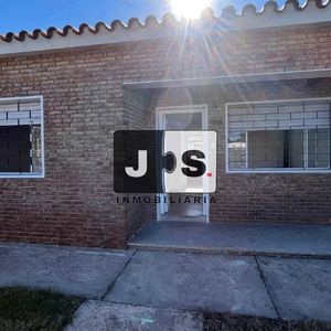 Casa En Alquiler C/ Cochera En Pando