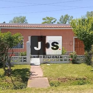 Casa En Venta C/ Cochera En Las Piedras