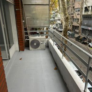 Alquiler/ Apartamento 2 Dormitorios/ Balcon + Patio/ Centro