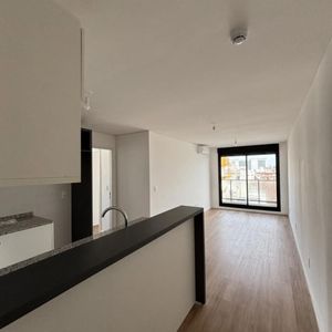 Apartamento En Alquiler C/ Cochera En Cordón