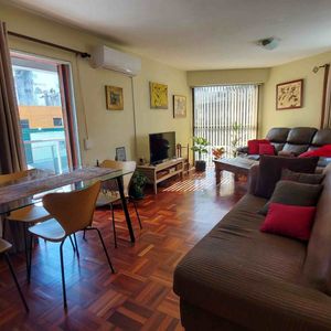 Apartamento En Venta De 2 Dormitorios C/ Cochera En Punta Carretas