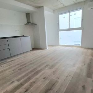 Alquiler Apartamento 2 Dorm Con Garaje Piso 3 , Tres Cruces