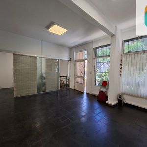 Alquiler Local Comercial En Pocitos 80 M2