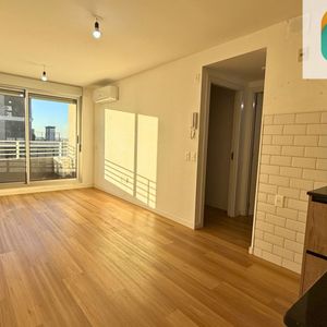 Apartamento En Alquiler C/ Cochera En Tres Cruces