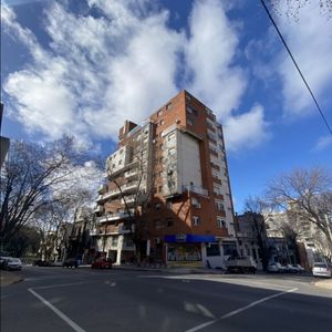 Venta De Apto De 3 Dormitorios, 2 Baños Y Balcón En Parque Rodó