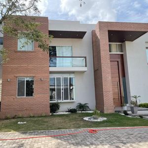 Santa Cruz La Vieja Urubó - Casa En Alquiler