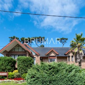 Casa En Venta 8 Dormitorios En Playa Mansa