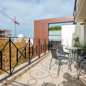 Apartamento En Venta C/ Cochera En Parque Rodó