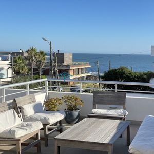 Apartamento De Tres Dormitorios En La Barra Muy Bien Ubicado