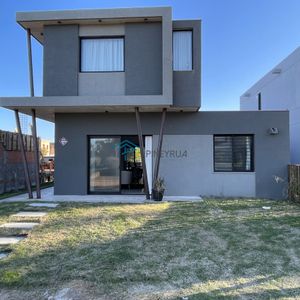 Casa A Estrenar En Montoya Cerca De La Playa 3 Dormitorios