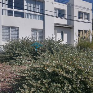 Casa En Alquiler En Manantiales A Dos Cuadras De La Playa