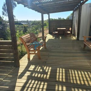 Alquiler Anual Sobre Camino Eguzquiza, Casa A Estrenar 1 Dormitorio, Deck, Orientada Al Sol.