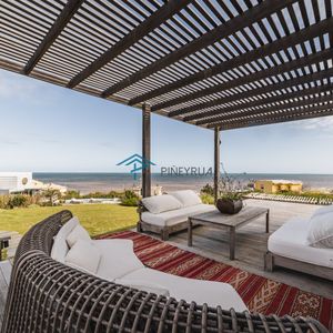 Casa En Alquiler De Verano En El Chorro, Con Vista Despejada Al Mar, 4 Suites, Piscina.