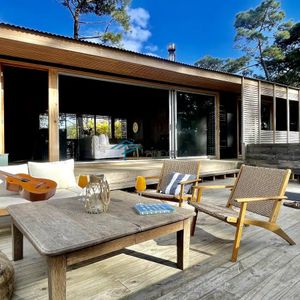 Casa En Alquiler De Verano En Montoya, Con 3 Dormitorios Y Terraza.
