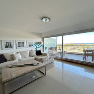 Alquiler Temporal Apartamento En Brava, 2 Suites, Terraza Con Vista Al Mar, Excelentes Servicios.
