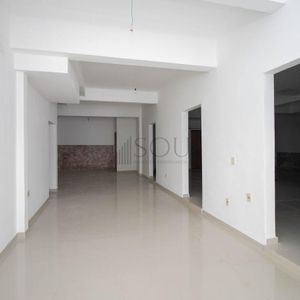 Alquiler Local Comercial Ciudad Vieja De 58m2