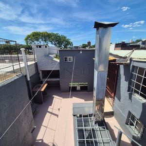 Venta Apartamento 4 Dormitorios Barrio La Comercial