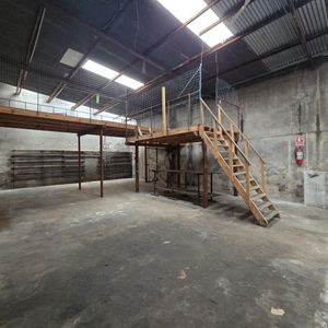 Venta Local Comercial En Barrio Goes.